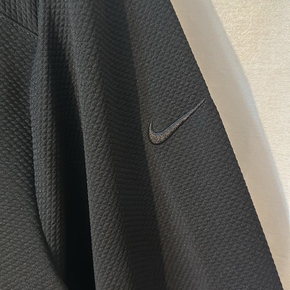 Nike Dri-Fit Black Woman’s XXL UV Long Sleeve Shirt - Picture 3 of 6